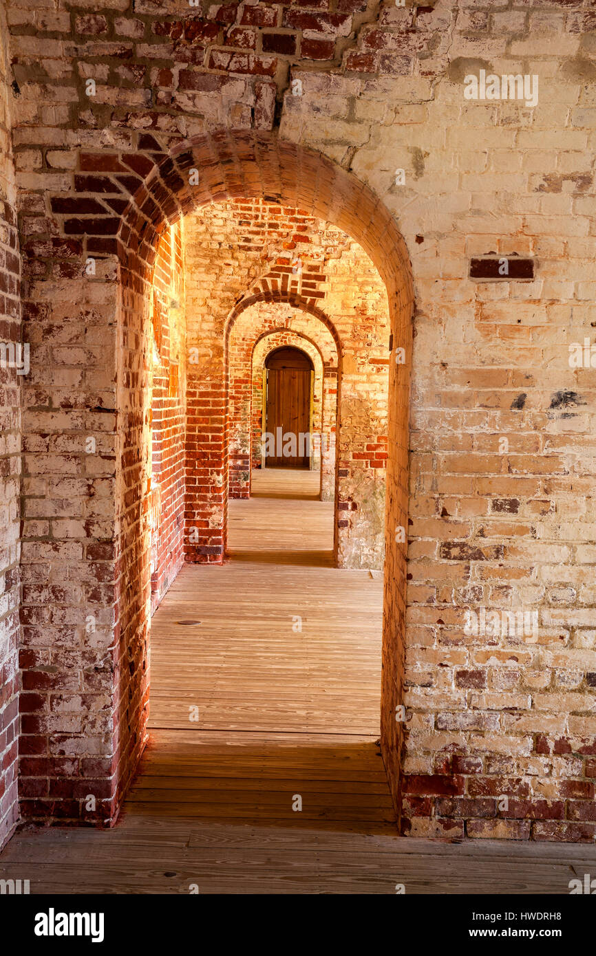 NC00897-00... NORTH CAROLINA - Torbögen im Fort Macom State Park in Atlantic Beach. Stockfoto