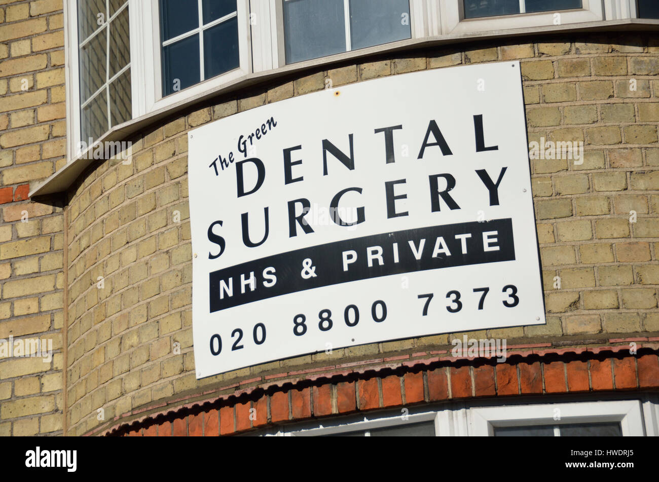NHS und Private Dental Chirurgie zu unterzeichnen. Stockfoto