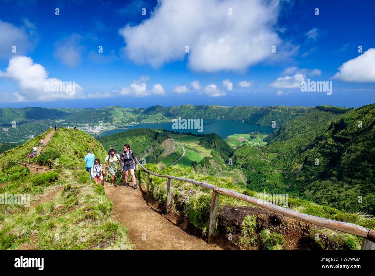 Portugal, Azoren, Sao Miguel Island, Sete Cidades, Boca do Inferno Aussichtspunkt, Blick über