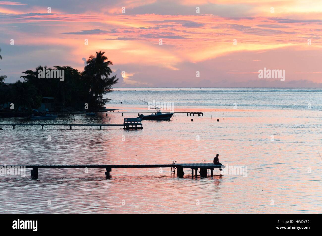 Frankreich, Französisch-Polynesien, Gesellschaft-Archipel, Moorea Insel, Sonnenuntergang Stockfoto