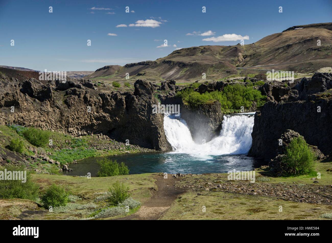 Vaterfall Hjalparfoss, doppelte, Lagune Stockfoto