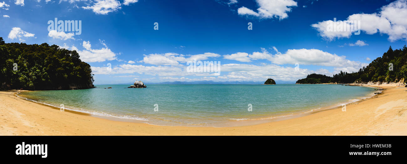 Split apple Rock, Abel Tasman, Neuseeland Stockfoto