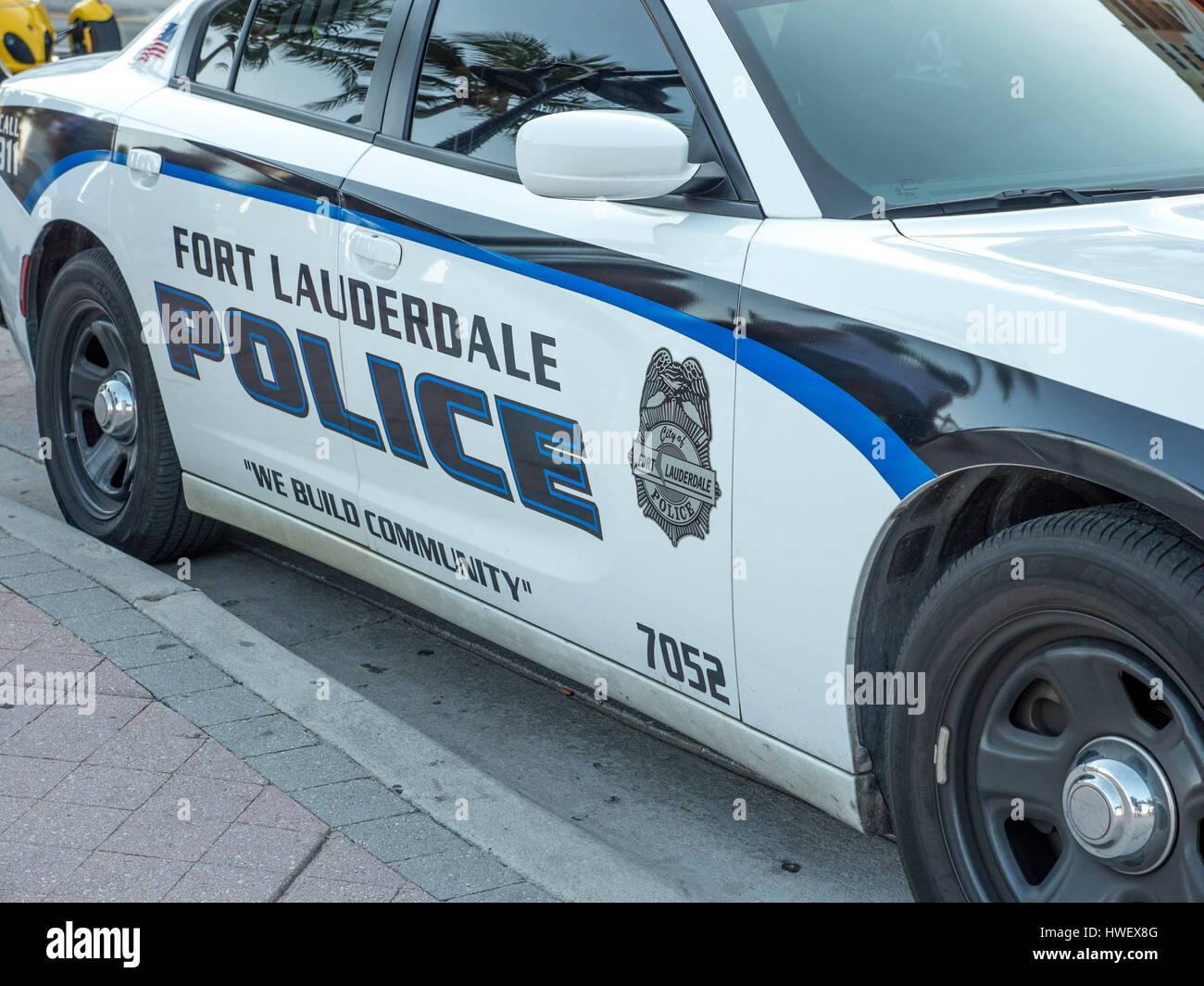 Fast & Furious Dodge Charger Polizeiauto – 1:32 Die-Cast, Spielzeug Für Sammler & Fans