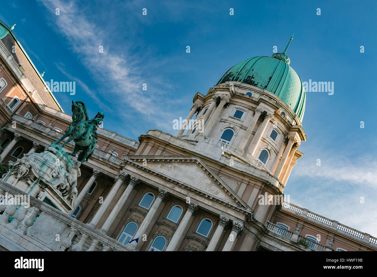 Der königliche Palast in Budapest mit der Statue von Eugen von Savoyen Stockfoto