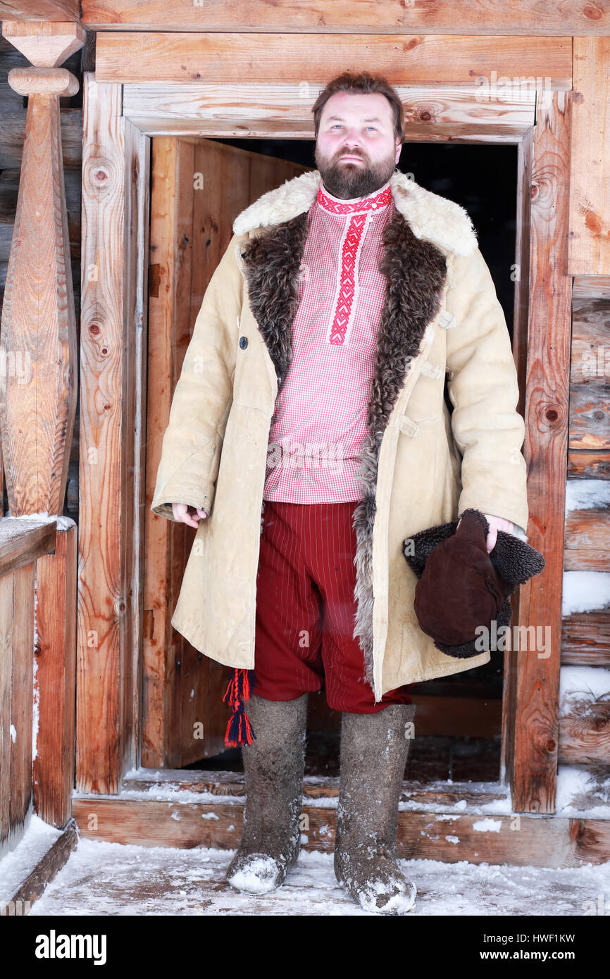 Traditionelle Russische Kleidung Stockfotos und -bilder Kaufen - Alamy
