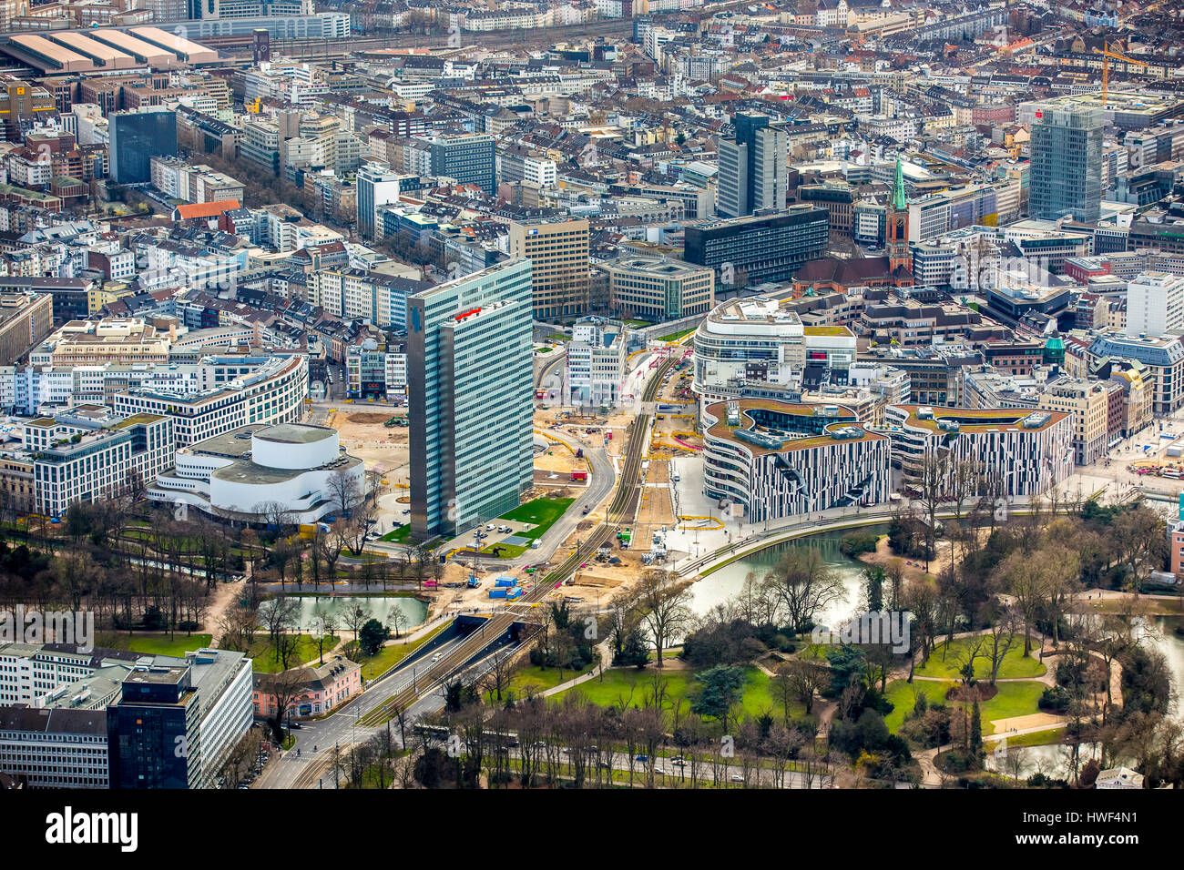 Drei Scheiben Haus, Hofgartenstraße, Berliner Allee, Düsseldorf Spektakel Haus, Schadowstraße, Kö-Bogen, Düsseldorf, Rheinland, Nordrhein-Westphali Stockfoto