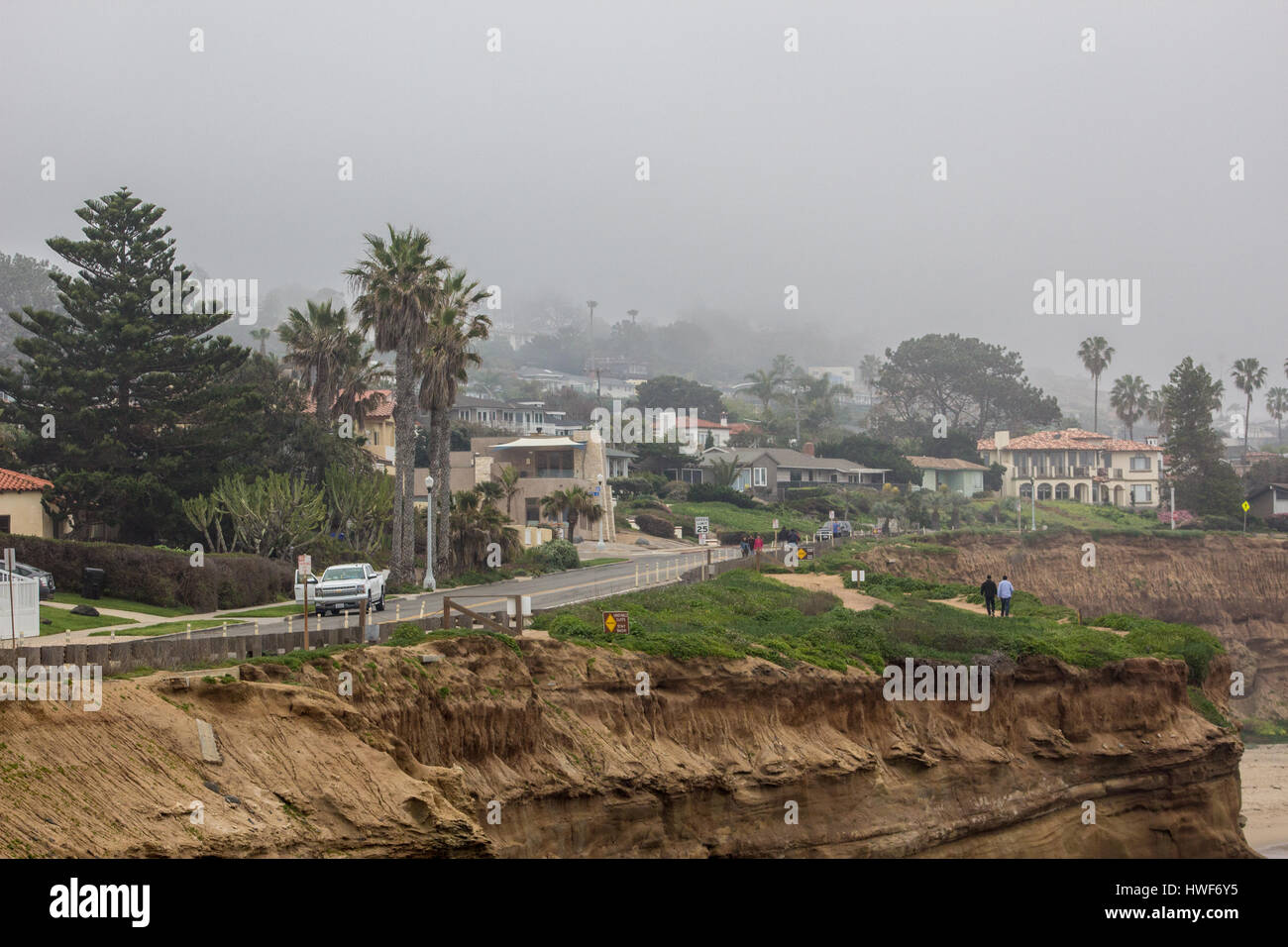 San Diego 17. März 2017. schöne bewölktem Wetter in sunset Cliffs, Menschen genießen ihren Tag mit Surfen, gehen, laufen und fotografieren. Stockfoto