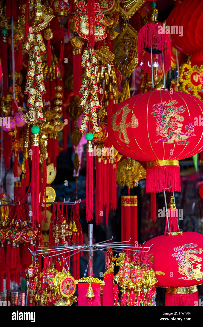 Bunte Lampen auf dem Markt in Hanoi, Vietnam Stockfoto