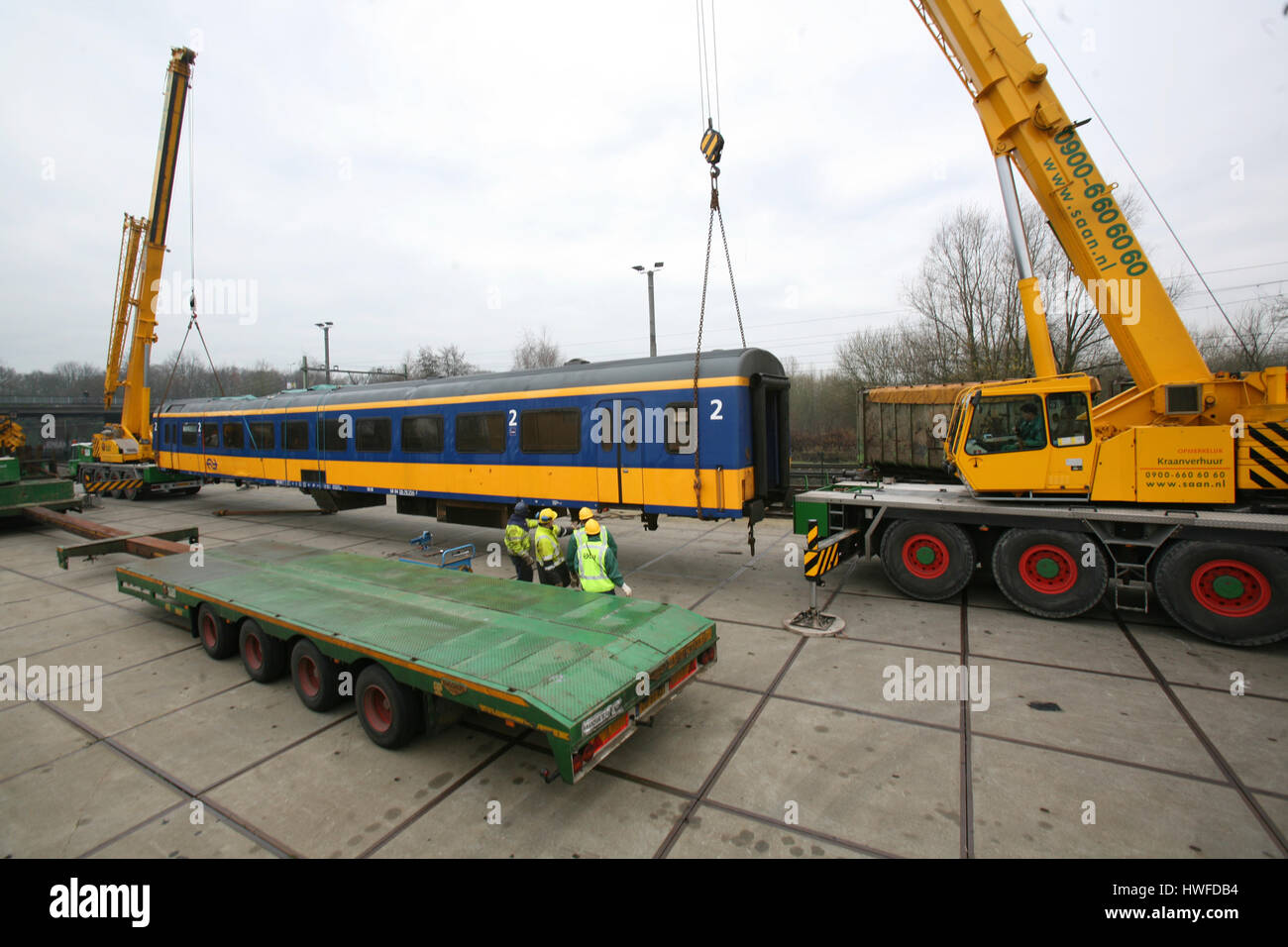 Convoi exeptionnel train transport Fotos und Bildmaterial in hoher