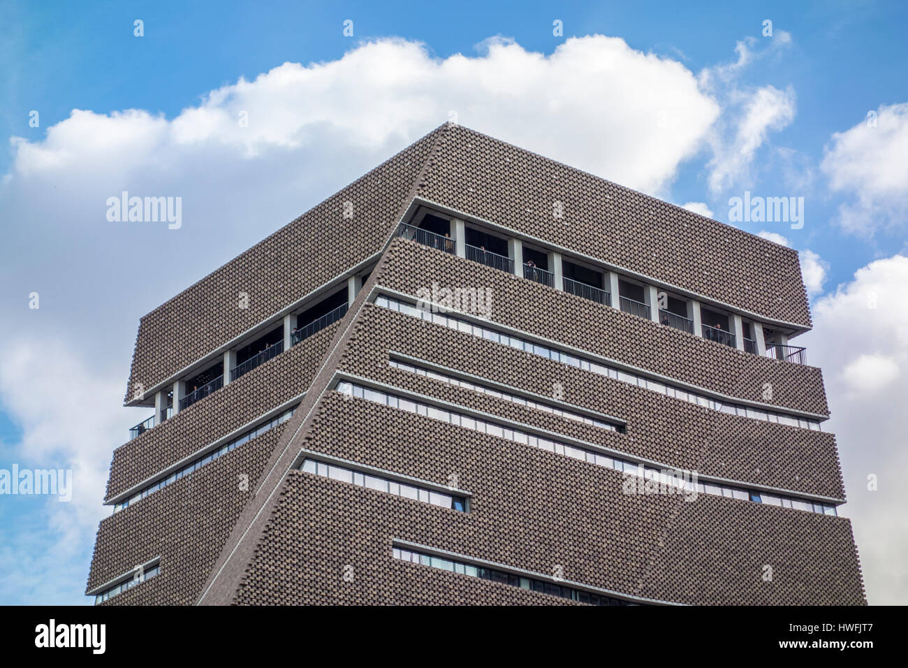 Öffentliche Galerie von Tate Modern Schalter Haus durch Herzog & de Meuron Anzeigen gesehen von einer öffentlichen Straße, Bankside, London, UK Stockfoto