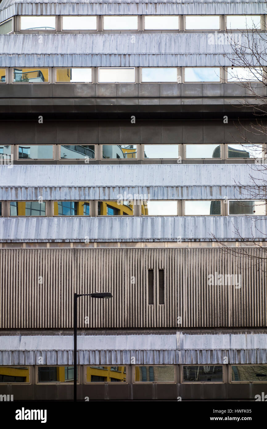 Sampson Haus, 64 Hopton Street, London, UK. Brutalismus, Brutalismus, Fitzroy Robinson & Partner für Lloyds Bank entworfen hat. Stockfoto