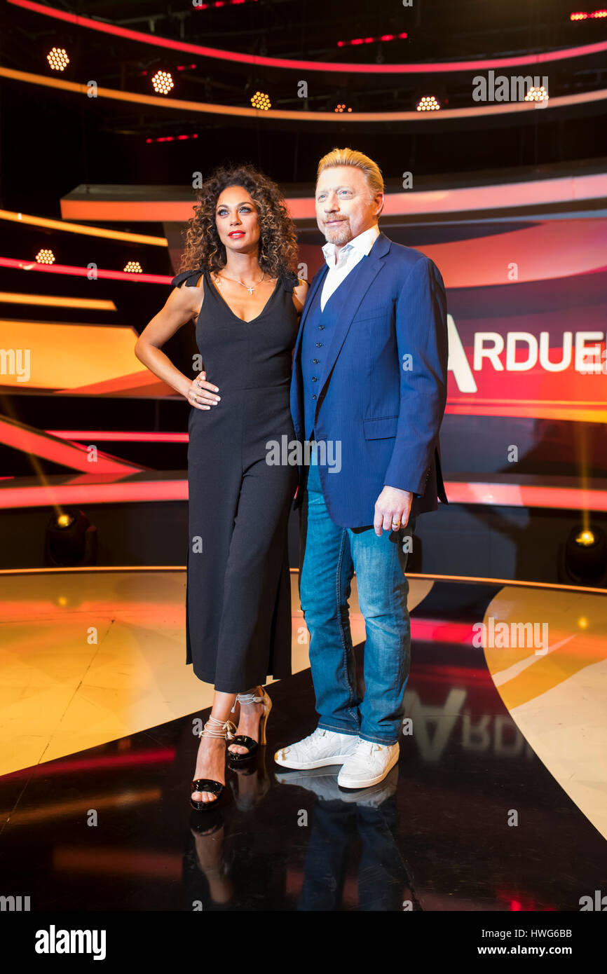 Pressekonferenz, Dortmund, 21. März 2017 Boris Becker mit Ehefrau Lilly auf einer Pressekonferenz Paarduell ARD Fernsehen in Hürth, 21. März 2017. © Peter Schatz / Alamy Live News Stockfoto