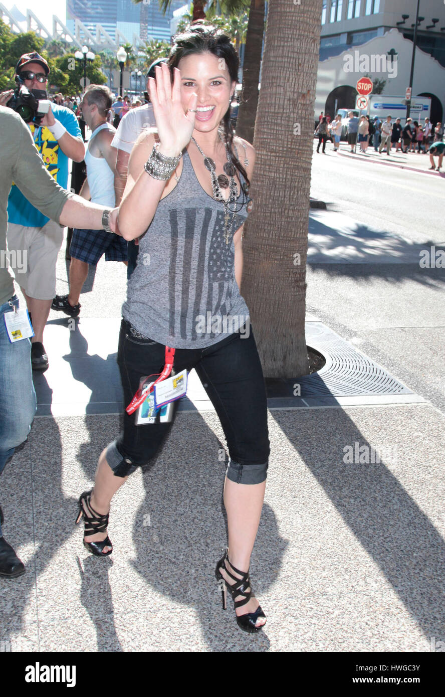 Schauspielerin Katrina Law verlässt das Omni Hotel während der Comic-Con in San Diego, Kalifornien am 23. Juli 2011. Foto von Francis Specker Stockfoto
