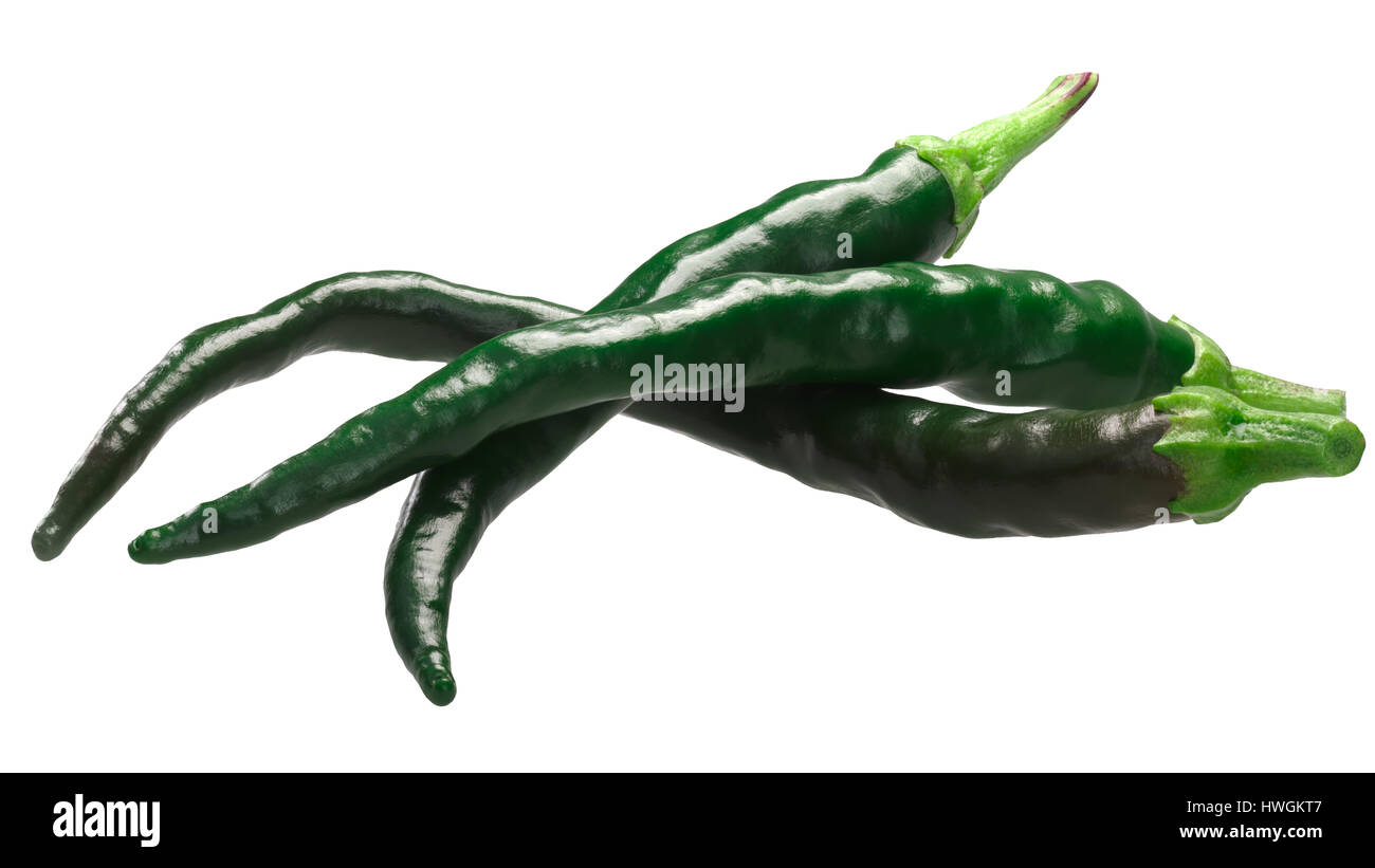 Lange Chile Cayennepfeffer (Capsicum Annuum), grün. Beschneidungspfade, schattenfreie Stockfoto