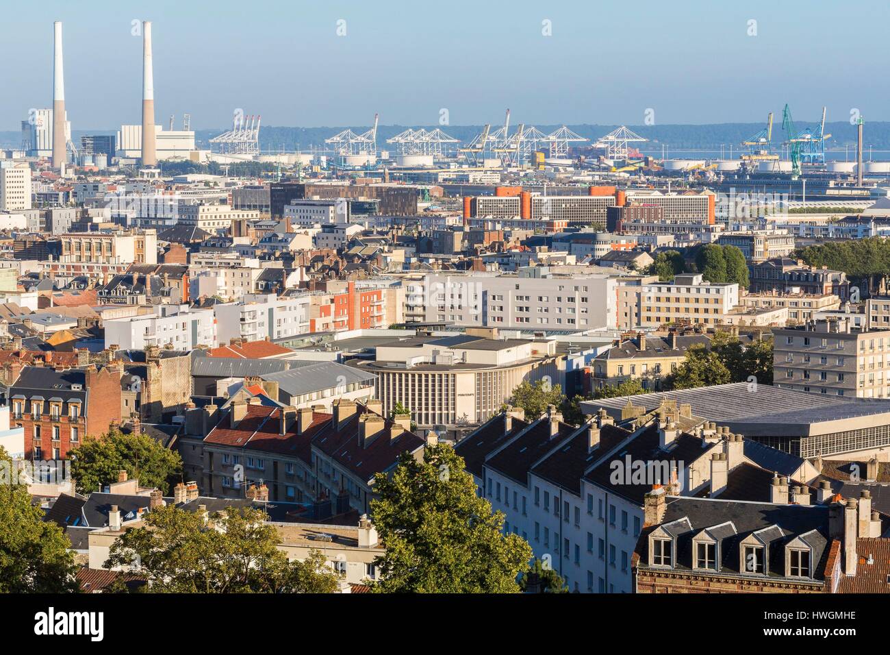 Frankreich, Seine Maritime, Le Havre, gesehen vom Bezirk Félix Faure im Zentrum Stadt als Weltkulturerbe der UNESCO und den Seehafen aufgeführt Stockfoto