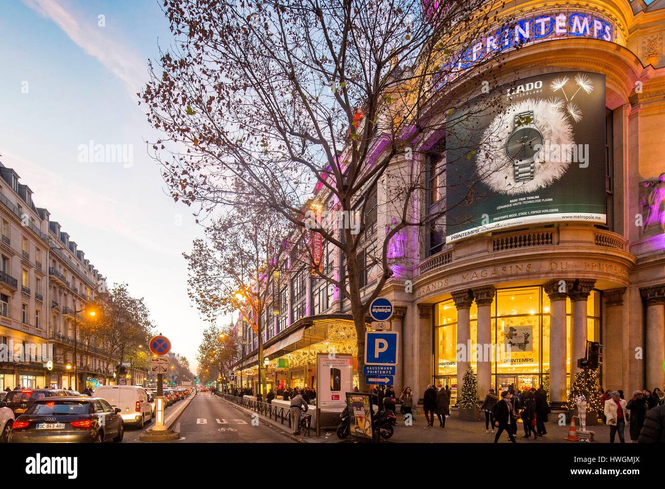 Frankreich, Paris, Boulevard Haussmann und das Kaufhaus Printemps in den Weihnachtsferien Stockfoto