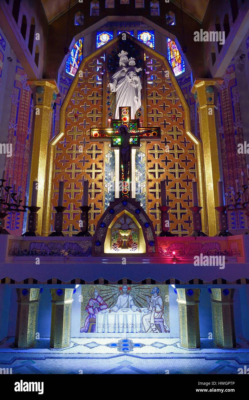 Frankreich, Alpes Maritimes, schön, Notre-Dame-Auxiliatrice (Maria Hilfe der Christen) Kirche des Art Déco-Stil, der altar Stockfoto