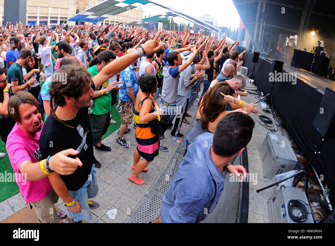 BARCELONA - 12 JUN: Publikum beim Sonar Festival am 12. Juni 2014 in Barcelona, Spanien. Stockfoto