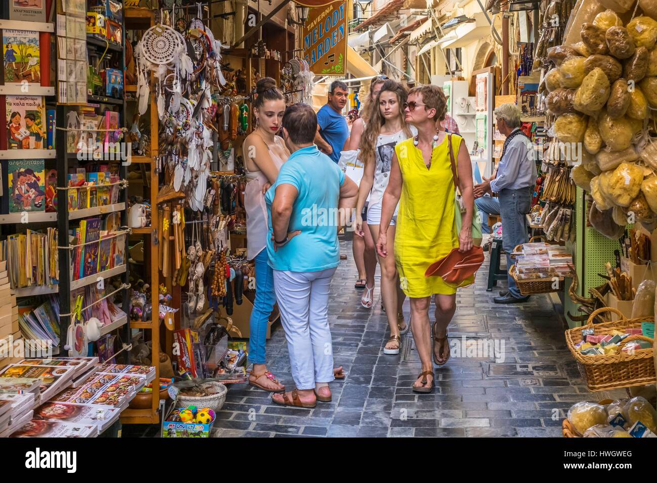 Griechenland, Kreta, Rethymnon, Einkaufsstraße im Herzen der Altstadt Stockfoto