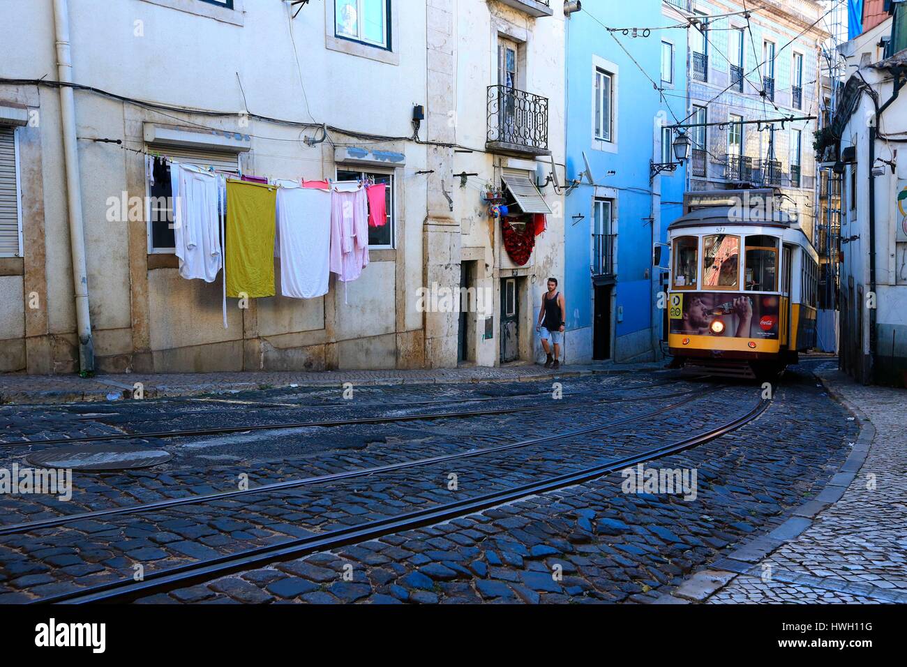 Portugal, Lisboa e Setubal Provinz, Lissabon, Alfama Viertel, Calçada Straßen von Sao Vicente, Straßenbahn Linie 28 Stockfoto