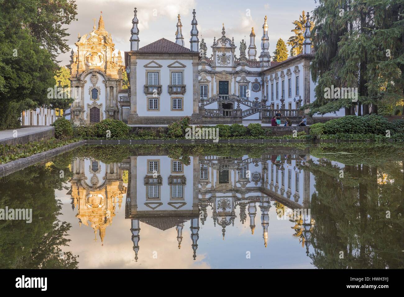 Portugal, Vila Real, das 18. Jahrhundert Barockschloss und Arts Foundation (Fundacao da Casa de Mateus) in der ersten Hälfte des 18. Jahrhunderts von Antonio Jose Botelho Mourao (1688-1746), 3. Morgado von Mateus gebaut und vom italienischen Architekten Nicolau Nasoni entworfen, der Palast ist auf den Etiketten der berühmten Mateus rosewein dargestellt Stockfoto