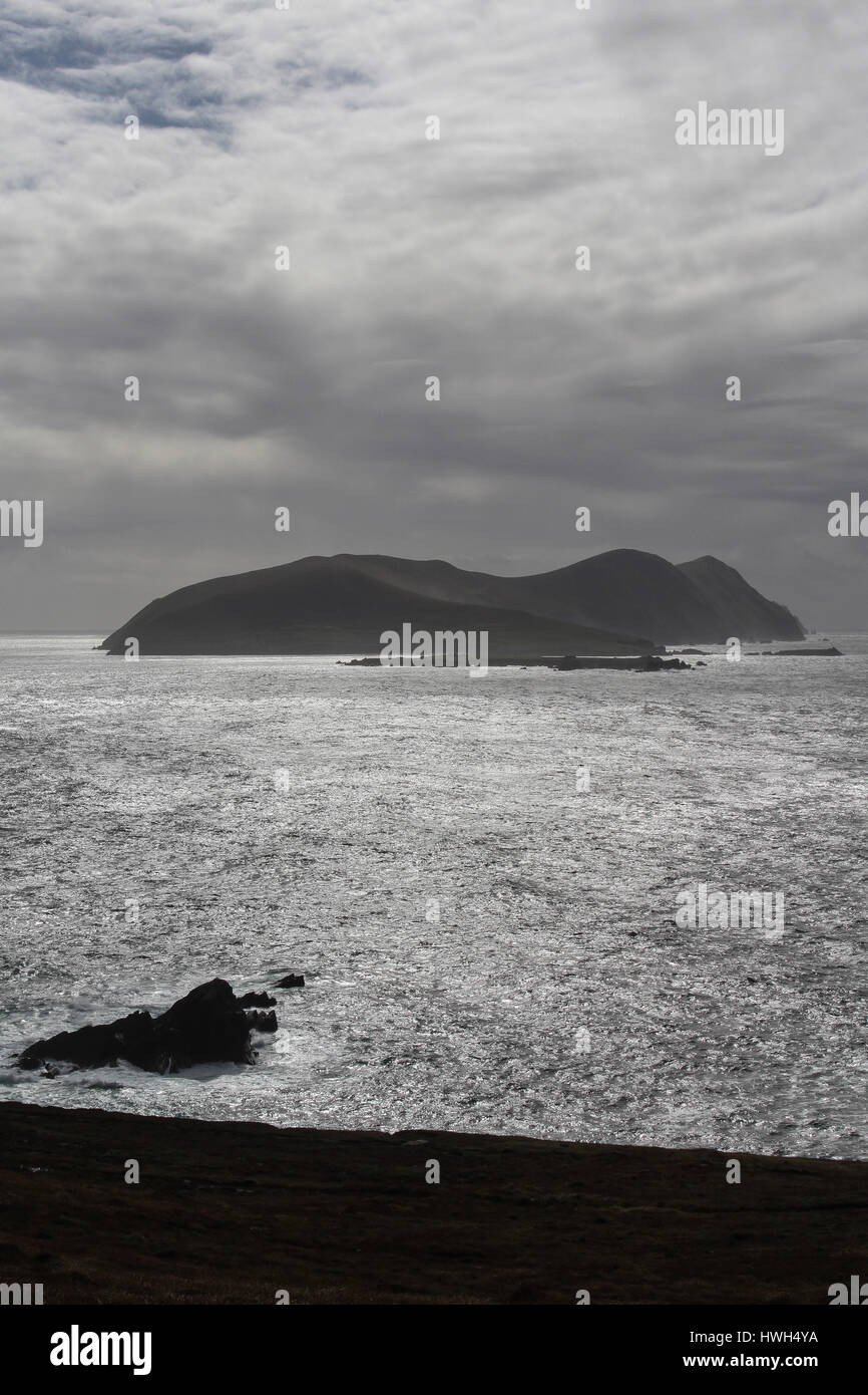 Mit Blick auf The Great Blasket Island vor der Küste der Grafschaft Kerry, Irland. Stockfoto