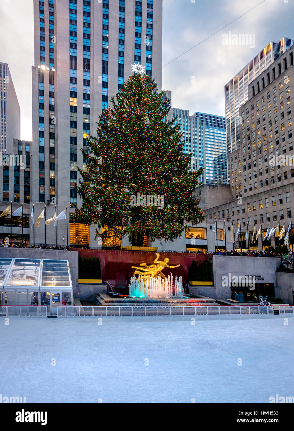 Rockefeller Center dekorierten Weihnachtsbaum - New York, USA Stockfoto