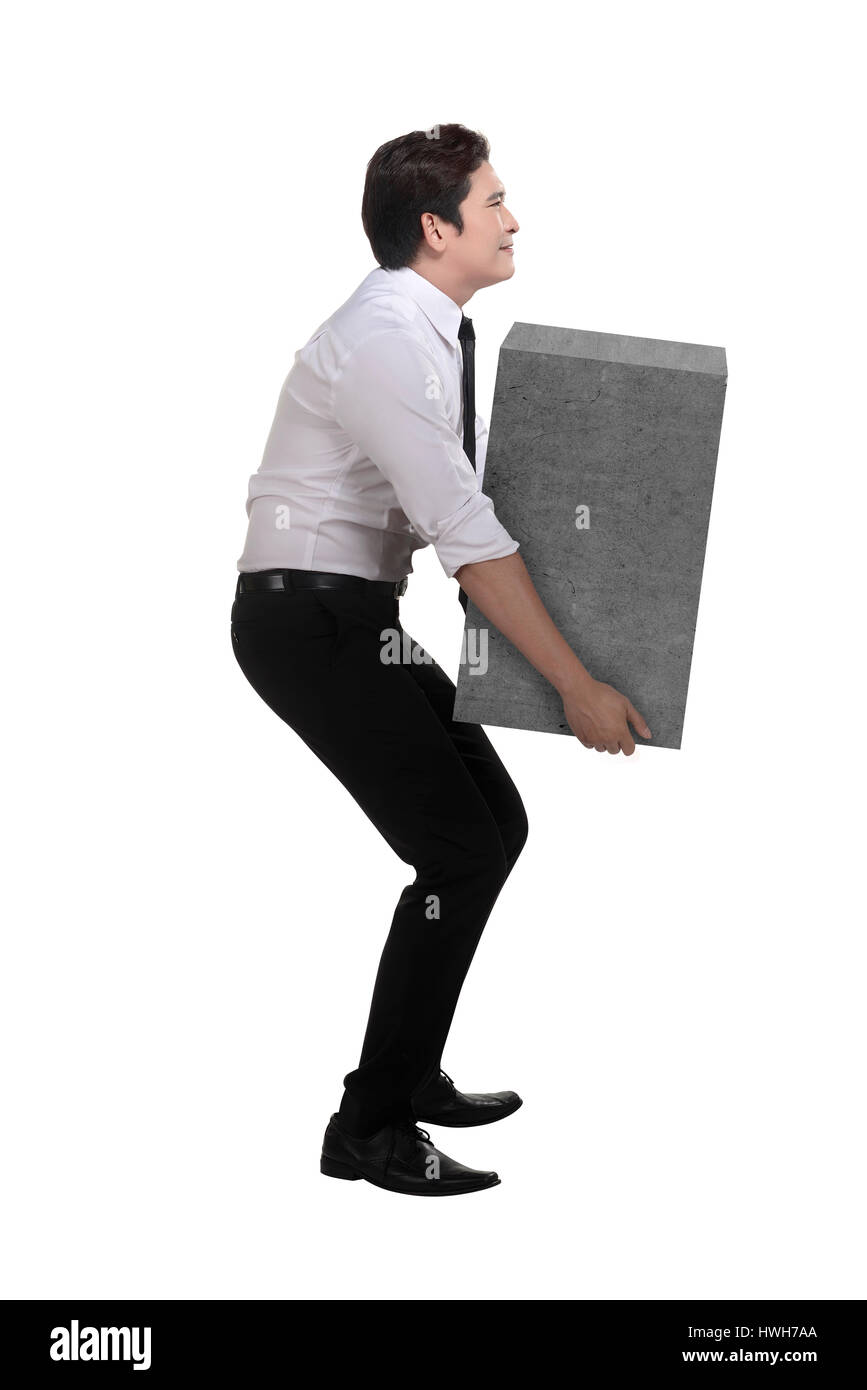 Asien-Geschäft Mann Aufzug schwere Kiste isoliert auf weißem Hintergrund Stockfoto