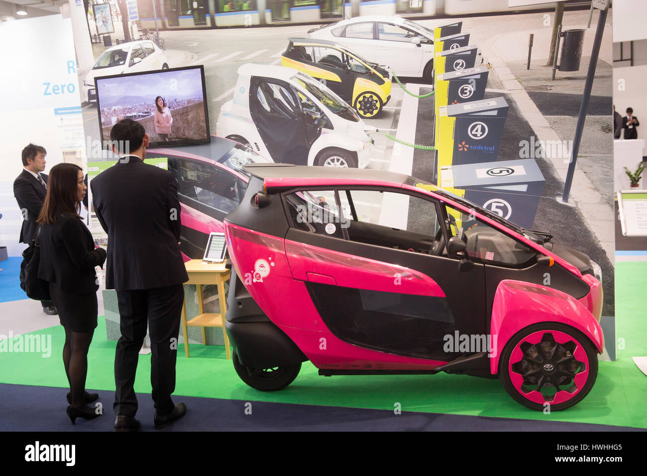 Hannover, Deutschland, 20. März 2017 - Digitaltechnik CeBIT trade fair 2017. Intelligente Elektro-Fahrzeug auf einem Messestand von Japan Stockfoto