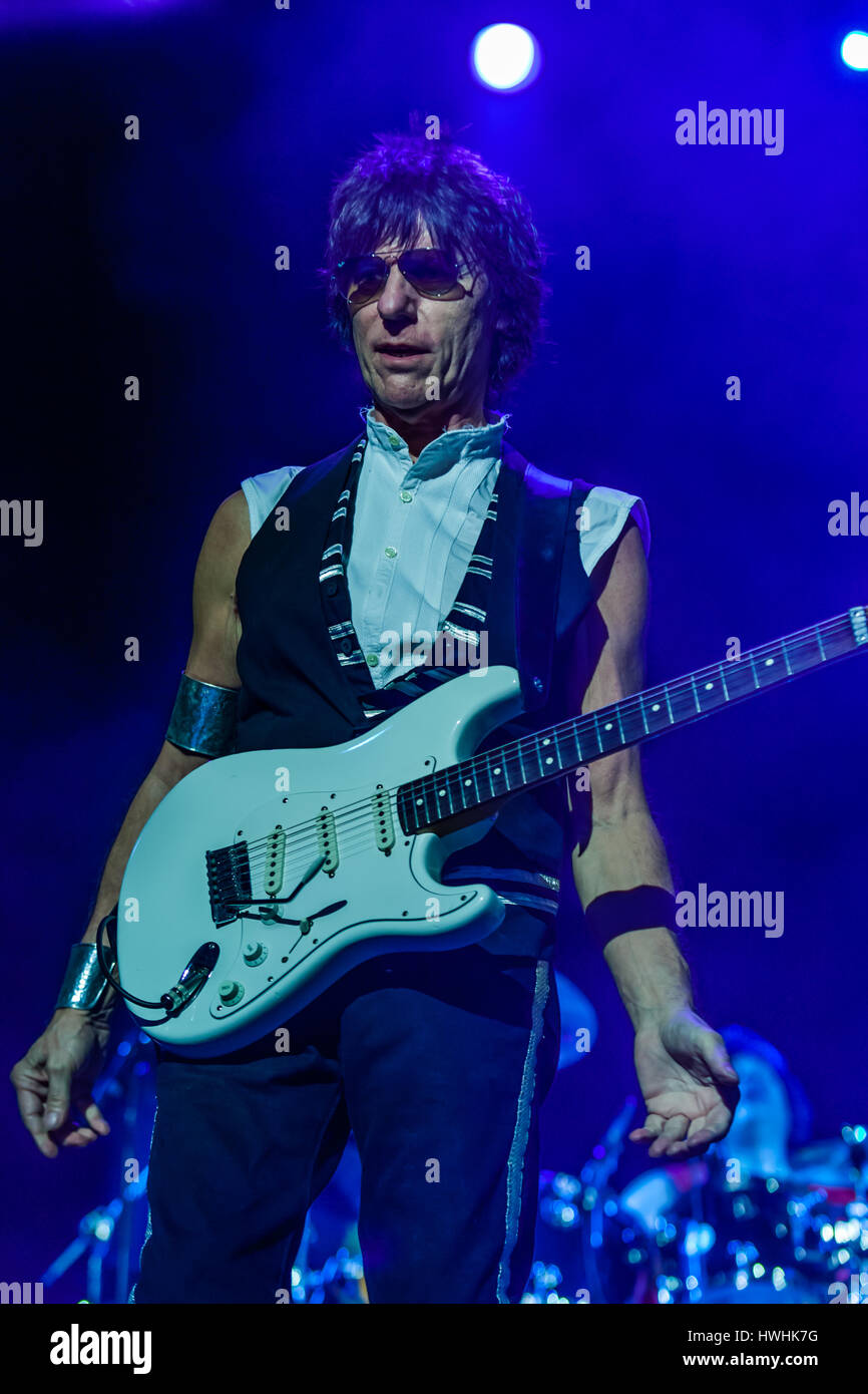 Jeff Beck, einer der größten Gitarristen aller Zeiten bewiesen, warum er so in hohem Grade von anderen Gitarristen Bluesfest Byron Bay, Australien gilt. Stockfoto