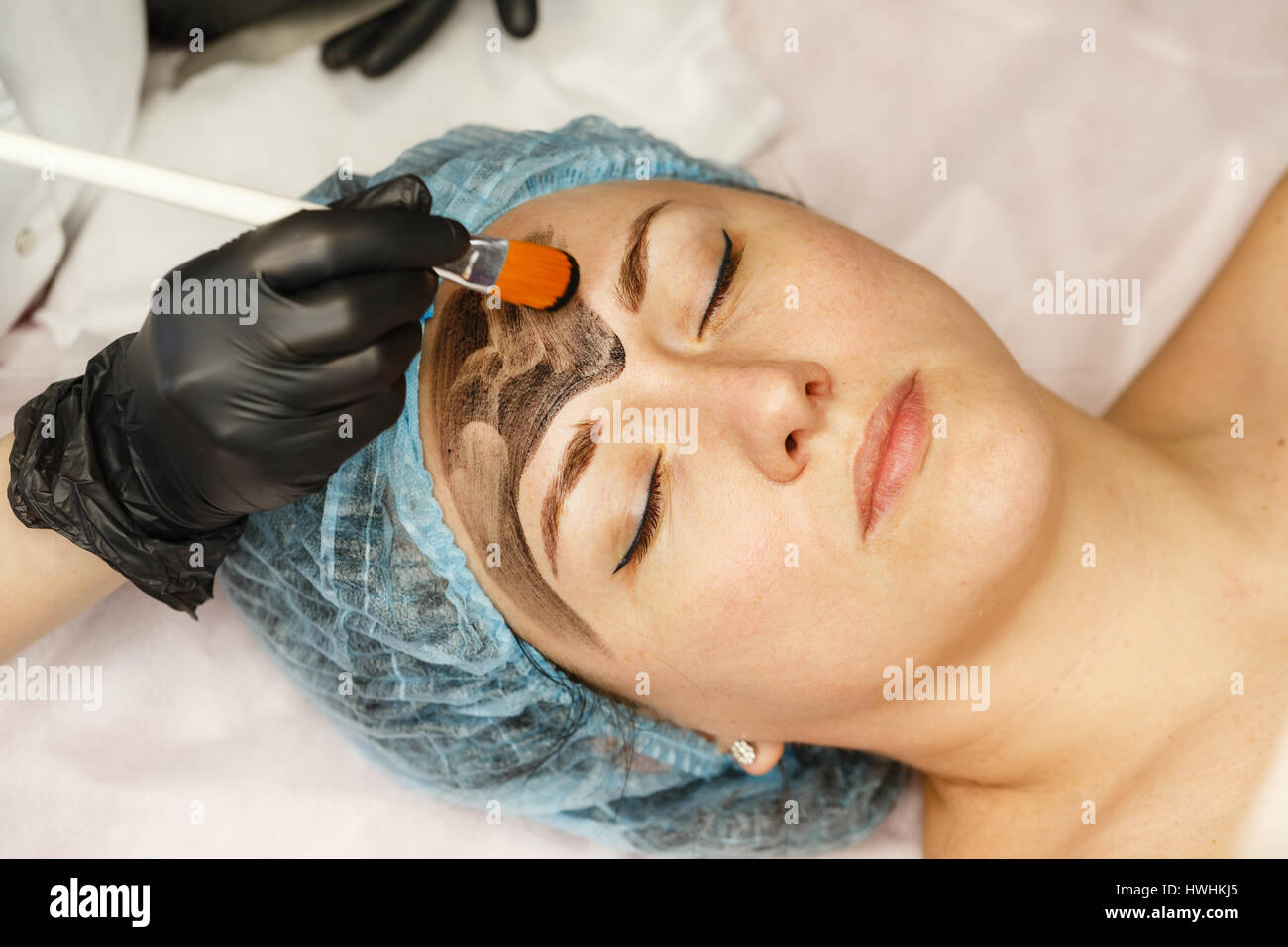 Gesicht schälen -Fotos und -Bildmaterial in hoher Auflösung – Alamy