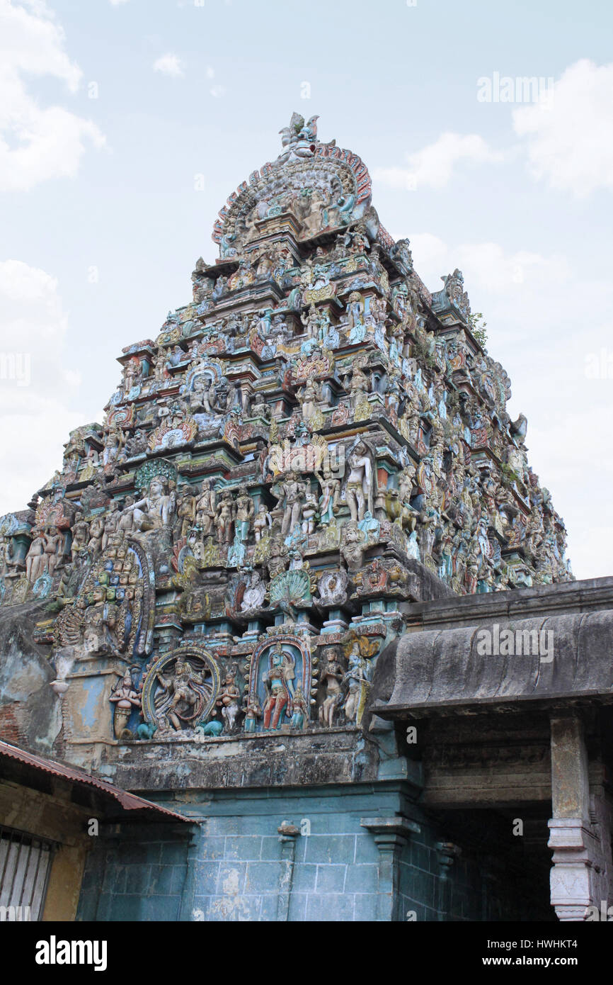 Seitenansicht, Nahaufnahme von den farbenfrohen Gopuram Vaitheeswaran Tempel, Tamil Nadu, Indien Stockfoto