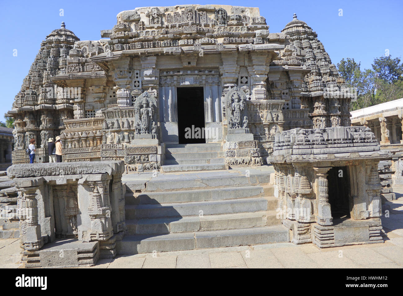 Eintritt Hausfassade zum wichtigsten Heiligtum im Chennakesava Tempel, Hoysala Architektur an Somnathpur, Karnataka, Indien Stockfoto