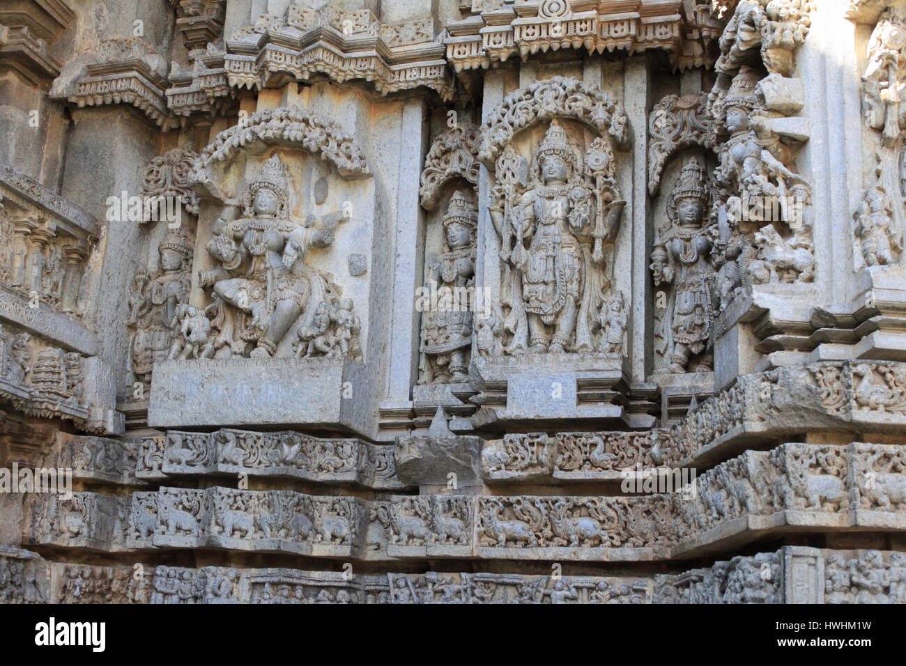 Gottheit Skulptur am Schrein äußere Wand im Chennakesava Tempel, Hoysala Architektur, Somanathpur, Karnataka, Indien Stockfoto