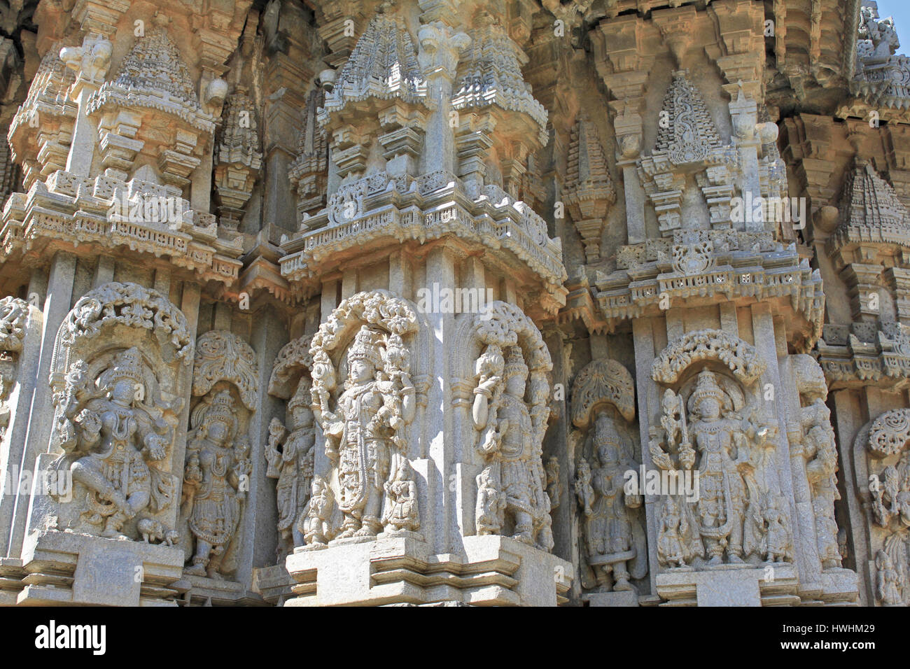 Gottheit Skulptur unter Eves am Schrein äußere Wand im Chennakesava Tempel, Hoysala Architektur, Somanathpur, Karnataka, Indien Stockfoto