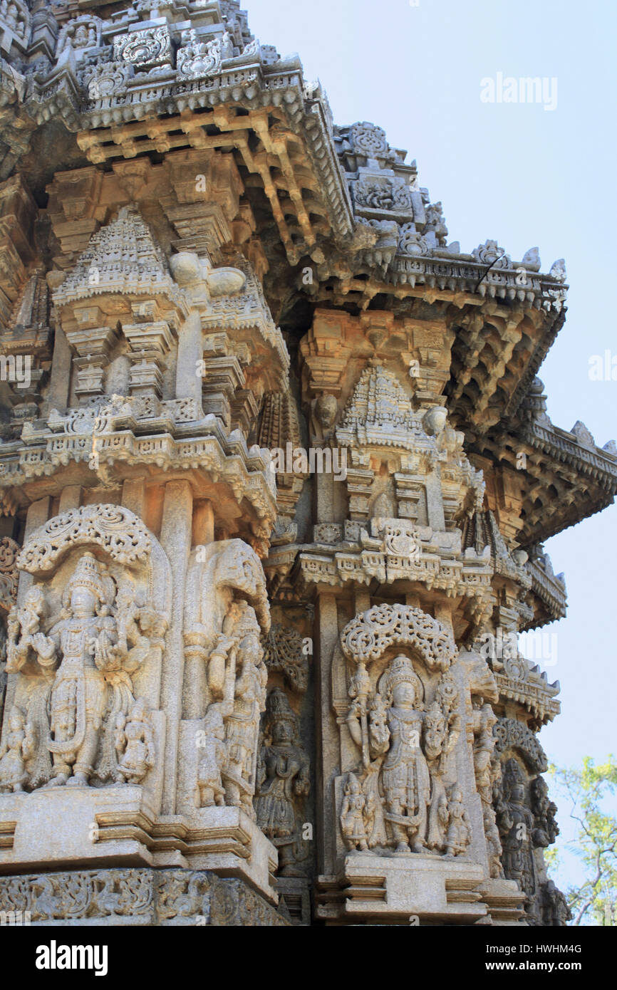 Wandskulptur Relief Schrein folgt einem Ganglion Plan im Chennakesava Tempel, Hoysala Architektur, Somanathpur, Karnataka, Indien Stockfoto