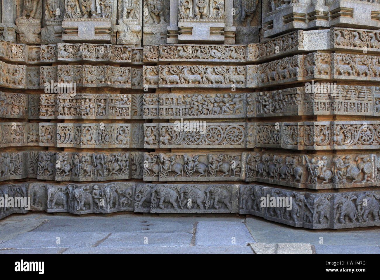 Detaillierten Steinbildhauen, Wandreliefs, Skulpturen im Chennakesava Bügel, Hoysala Architektur, Somanathapur, Karnataka, Indien Stockfoto