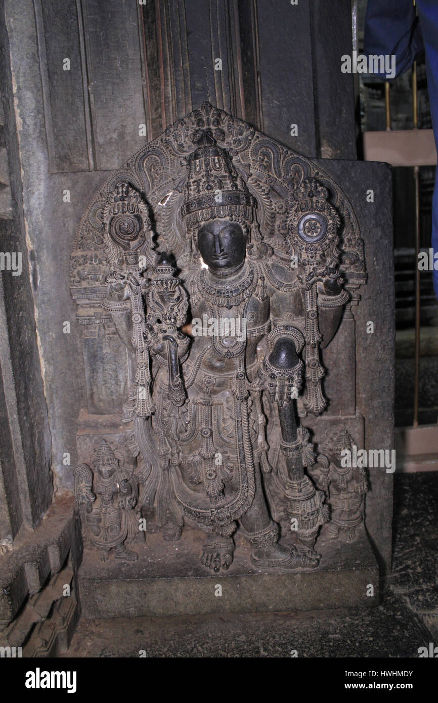 Gate Guard Skulptur im Sanctum Chennakesava Tempel, Hoysala Architektur in Somanathpur, Karnataka, Indien Stockfoto