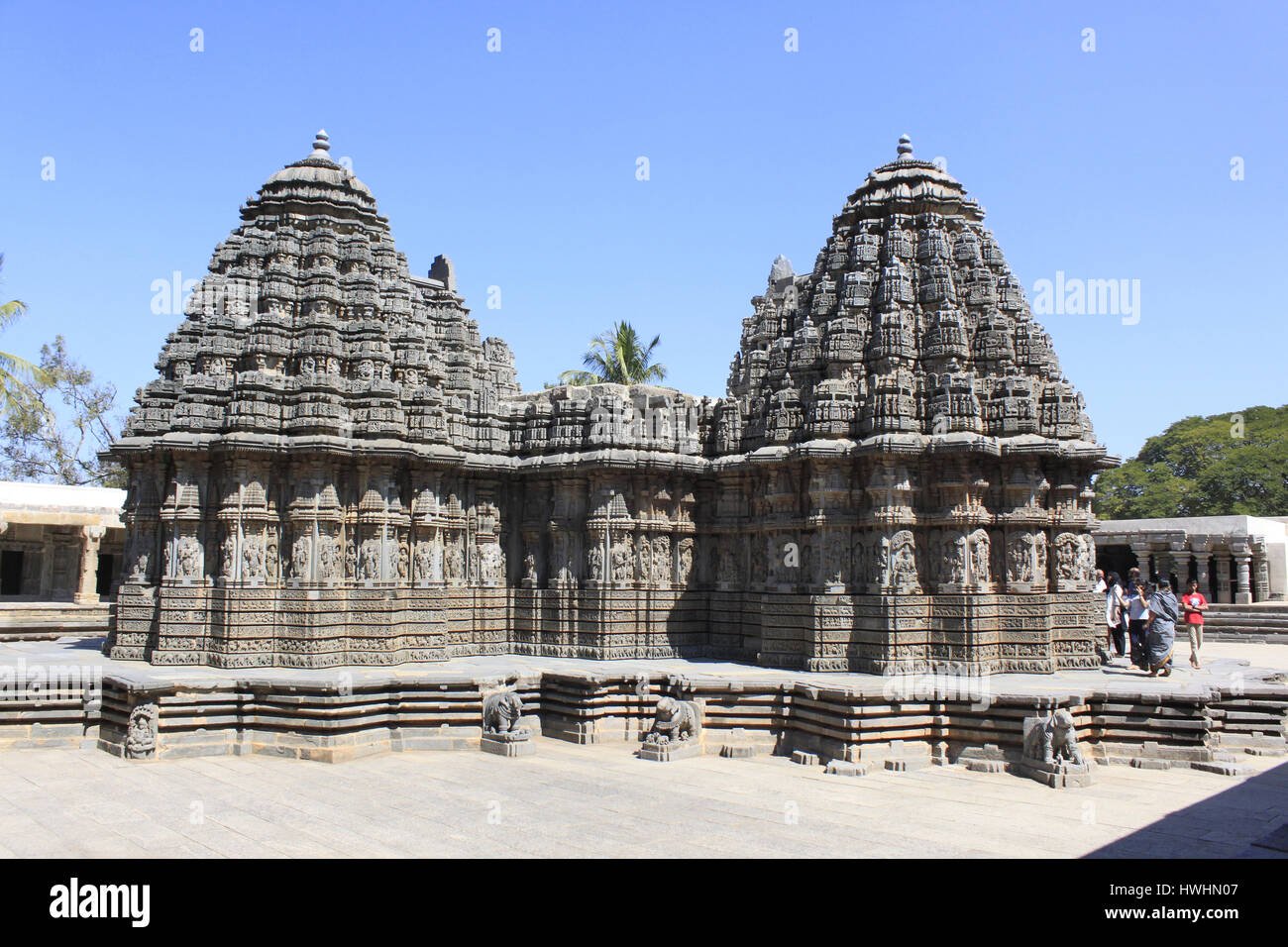 Blick von der Rückseite des Tempels, Südwestecke im Chennakesava Tempel, Hoysala Architektur an Somnathpur, Karnataka, Indien Stockfoto