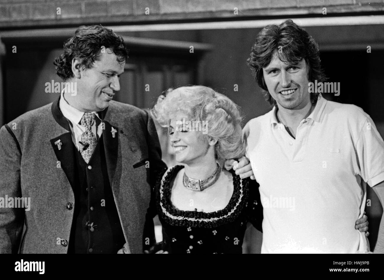 Deutscher Kabarettist, Autor und Wis Gerhard Polt, Gisela Schneeberger und Soziologe Christian Müller in der Produktion "Heimatabend", Deutschland 1984 Stockfoto