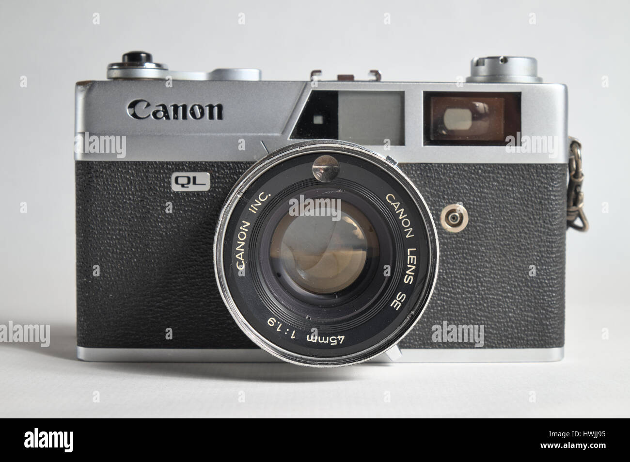 Alte Canon Analog Kamera, Modell canonet ql 19. 35-mm-Film kompakte Kamera mit 45mm Canon Objektiv Objektiv f/1,9 Stockfoto