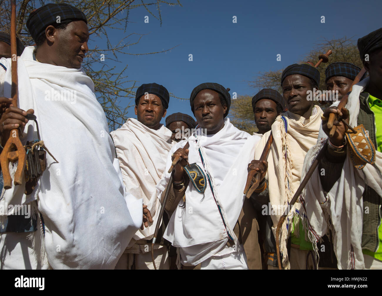 Kura Jarso der 71. Borana-Oromo-Abba Gadaa und seine Stadträte, Oromia, Yabelo, Äthiopien Stockfoto