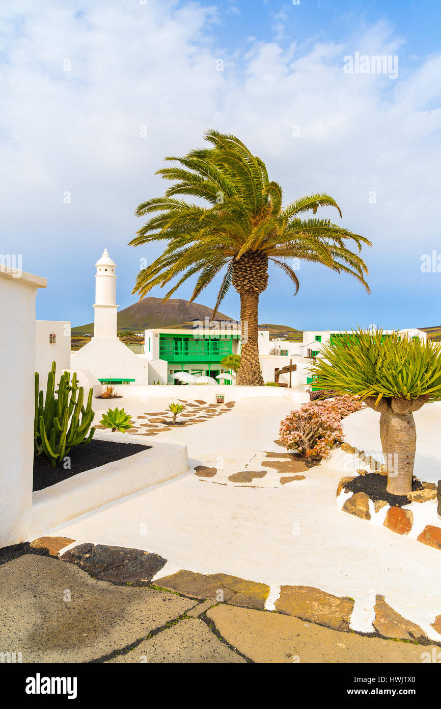 Typische Kanarischen Gebäuden in La Geria Weinregion von Lanzarote, Kanarische Inseln, Spanien Stockfoto