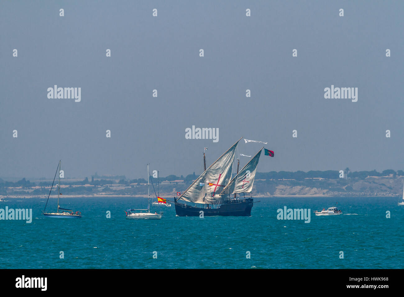 CADIZ, Spanien - 29 JUL: Portugiesische Karavelle, Veracruz Einstellung Segeln auf den Großsegler-Rennen 2012 am 29. Juli 2012, in Cadiz, Spanien Stockfoto