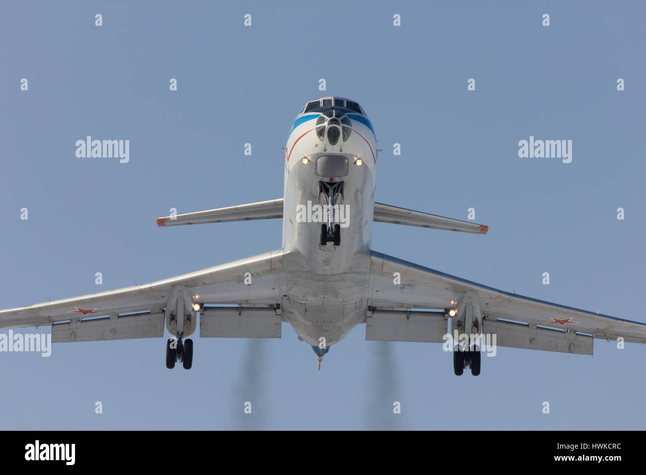 Militärische Flugzeuge Tu-134 landet, Rostow am Don, Russland, 7. Februar 2012 Stockfoto