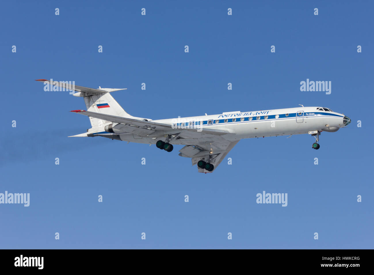 Militärische Flugzeuge Tu-134 landet, Rostow am Don, Russland, 7. Februar 2012 Stockfoto
