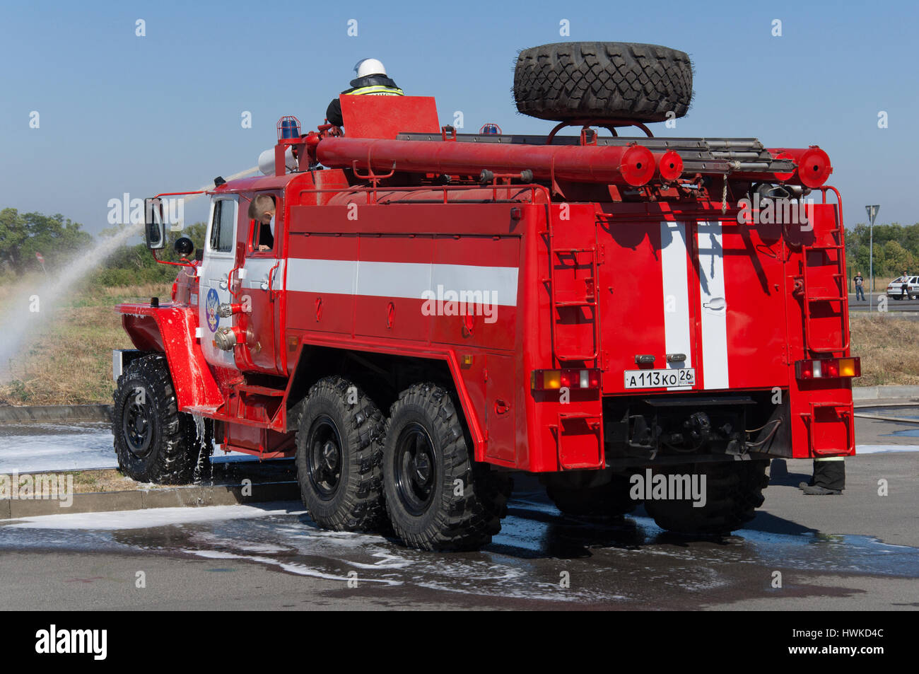 Demonstration der Feuer-Ausrüstung in der Nähe des Einkaufszentrums, Rostow am Don, Russland, 19. September 2015 Stockfoto