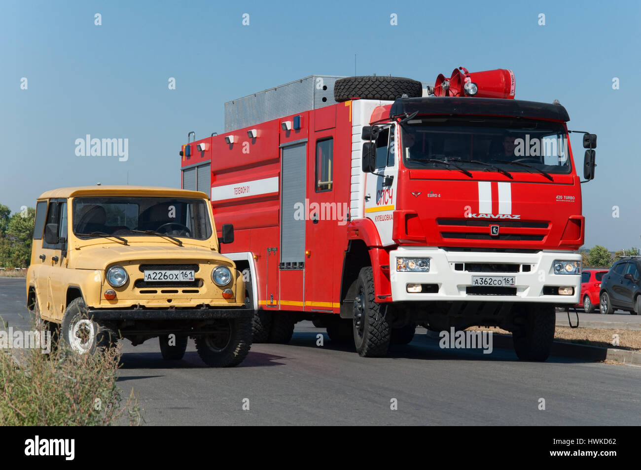 Demonstration der Feuer-Ausrüstung in der Nähe des Einkaufszentrums, Rostow am Don, Russland, 19. September 2015 Stockfoto