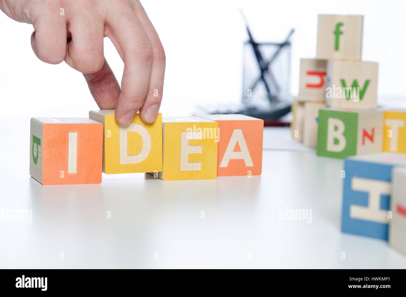 Idee-Wort mit bunten Blöcken. Idee Innovation Konzept Block Alphabet Plan Hand Geschäftskonzept Stockfoto