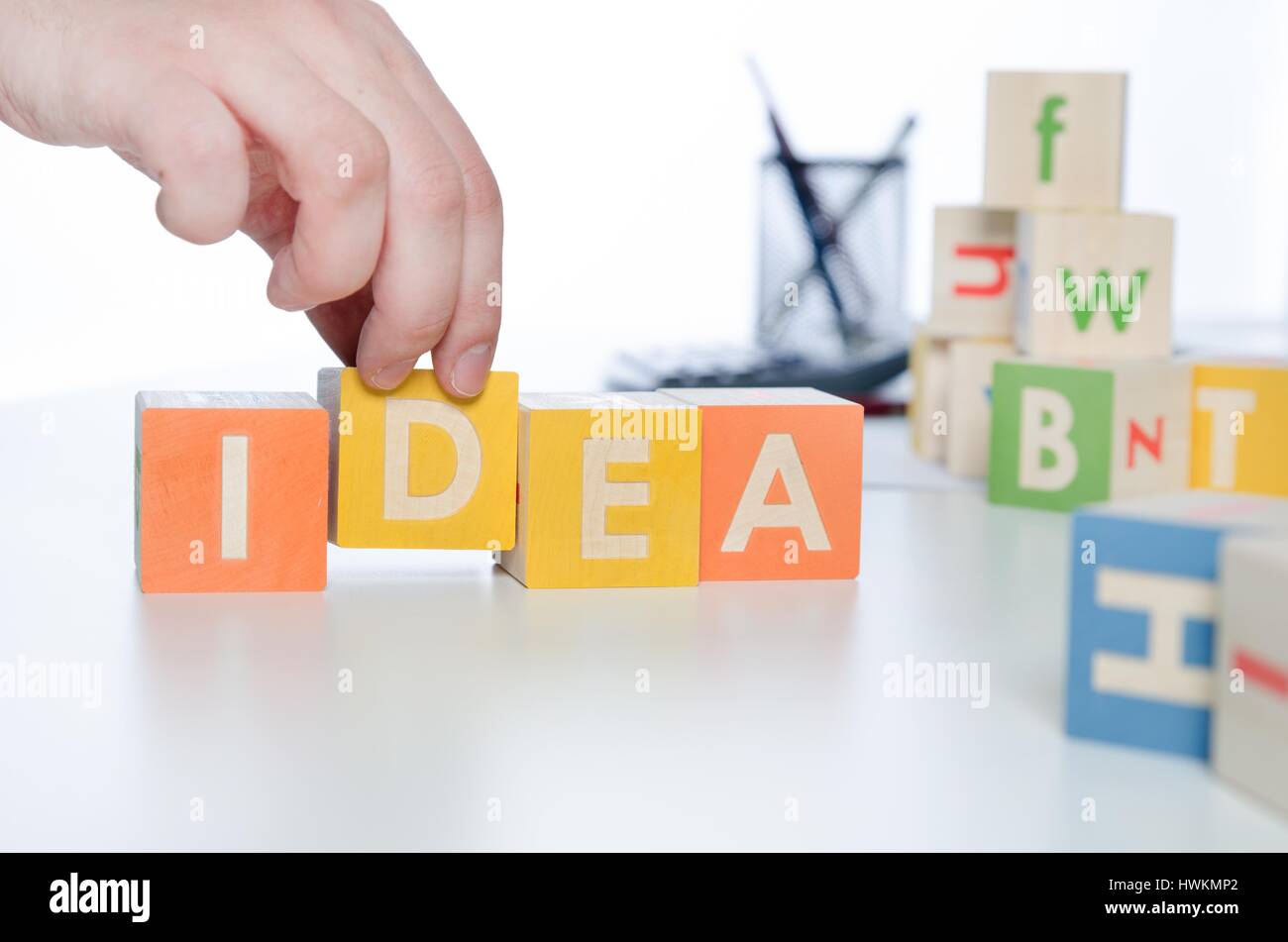 Idee-Wort mit bunten Blöcken. Idee Innovation Konzept Block Alphabet Plan Hand Geschäftskonzept Stockfoto